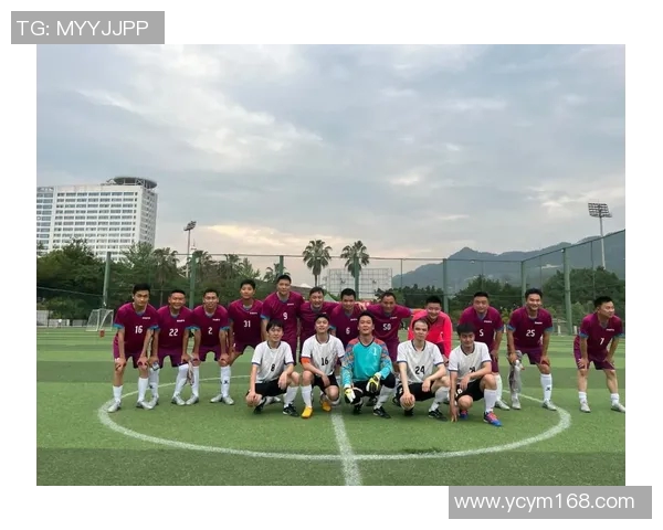 成都足球队荣登足球配合排行榜第三名展现团队实力与默契 成都足球队荣登足球配合排行榜第三名展现团队实力与默契