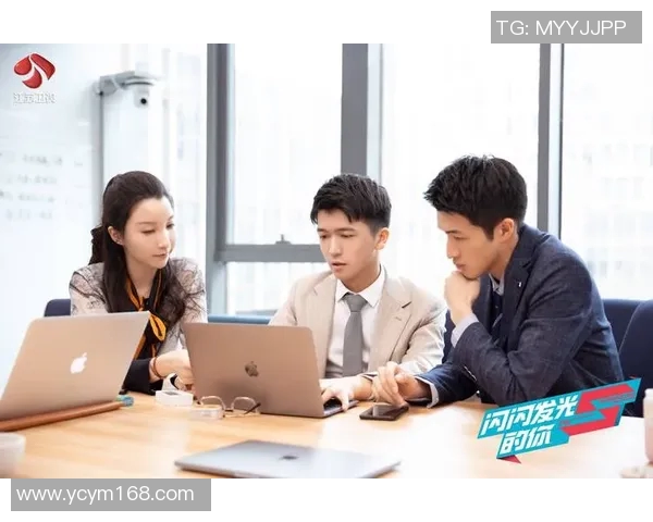 重庆足球队团队协作深度解析与其他球队对比研究