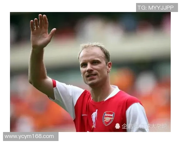 足球明星的色彩速写艺术展现与球场激情的完美结合 足球明星的色彩速写艺术展现与球场激情的完美结合